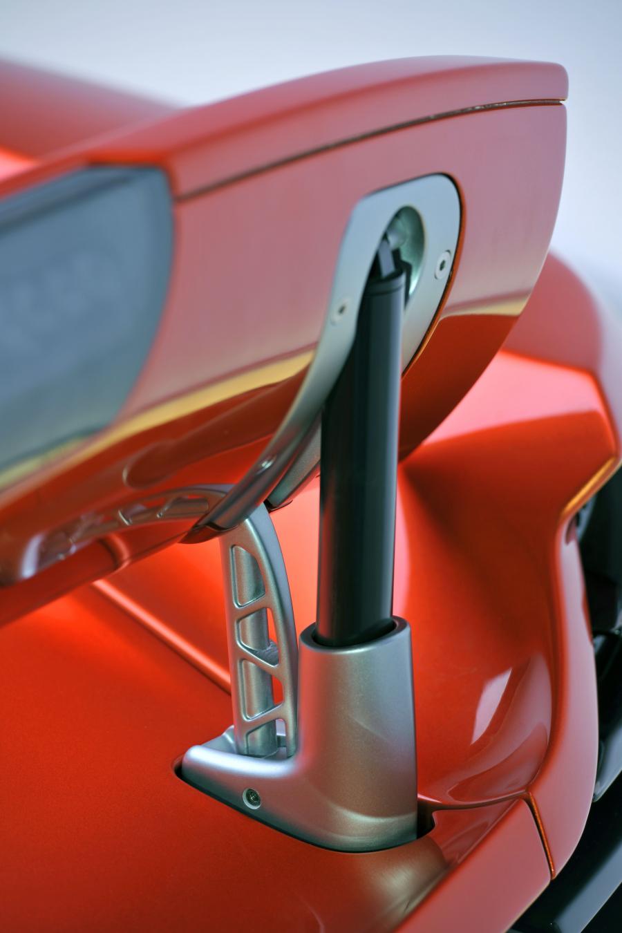  McLaren MP4-12C 2009 года  (фото 116 из 268)
